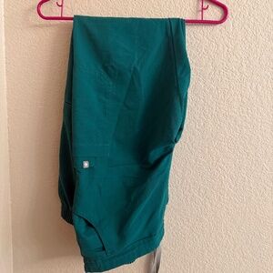 FIGS Hunter Green Scrub Pants - Large